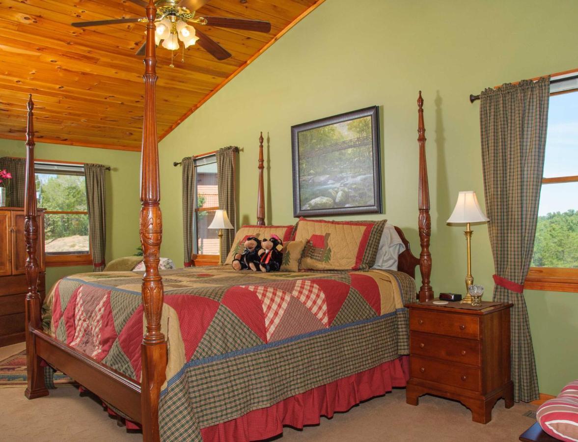 Berry Springs Lodge Sevierville Bilik gambar
