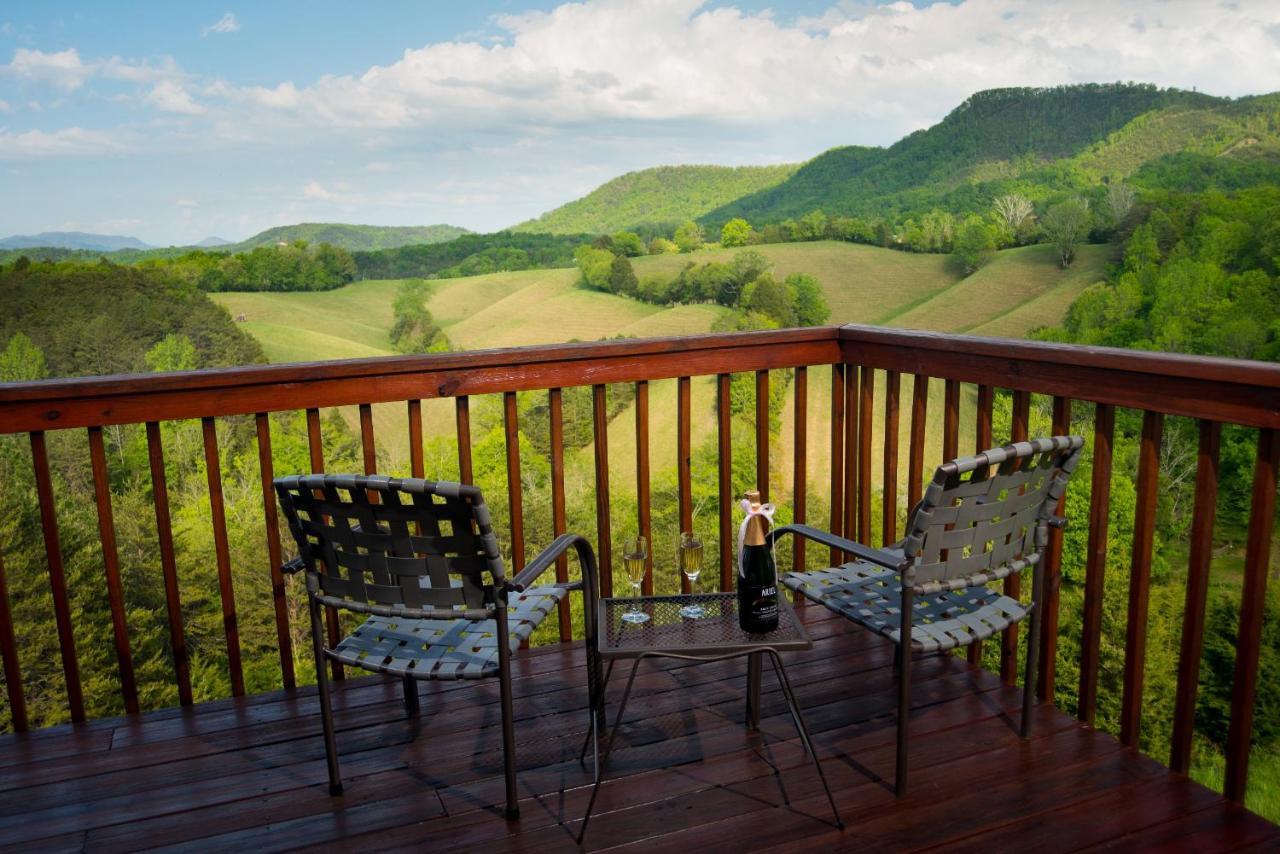 Berry Springs Lodge Sevierville Bilik gambar
